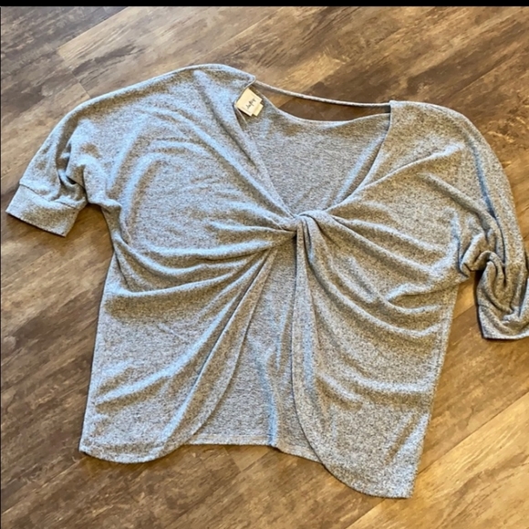 Daytrip womens large 3/4 sleeve, twist back, very soft, thin sweater/shirt. - Picture 2 of 3